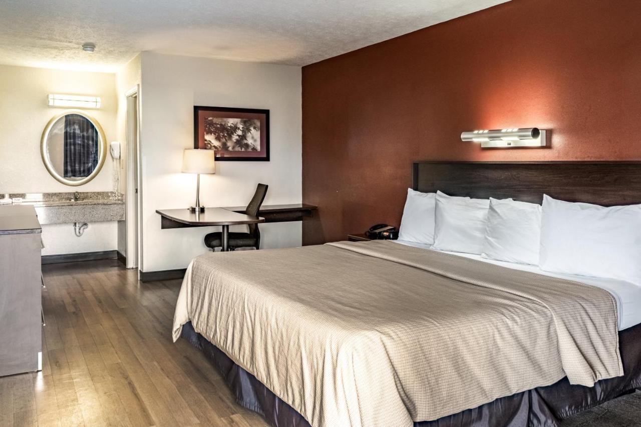 Red Roof Inn Columbus - Taylorsville מראה חיצוני תמונה