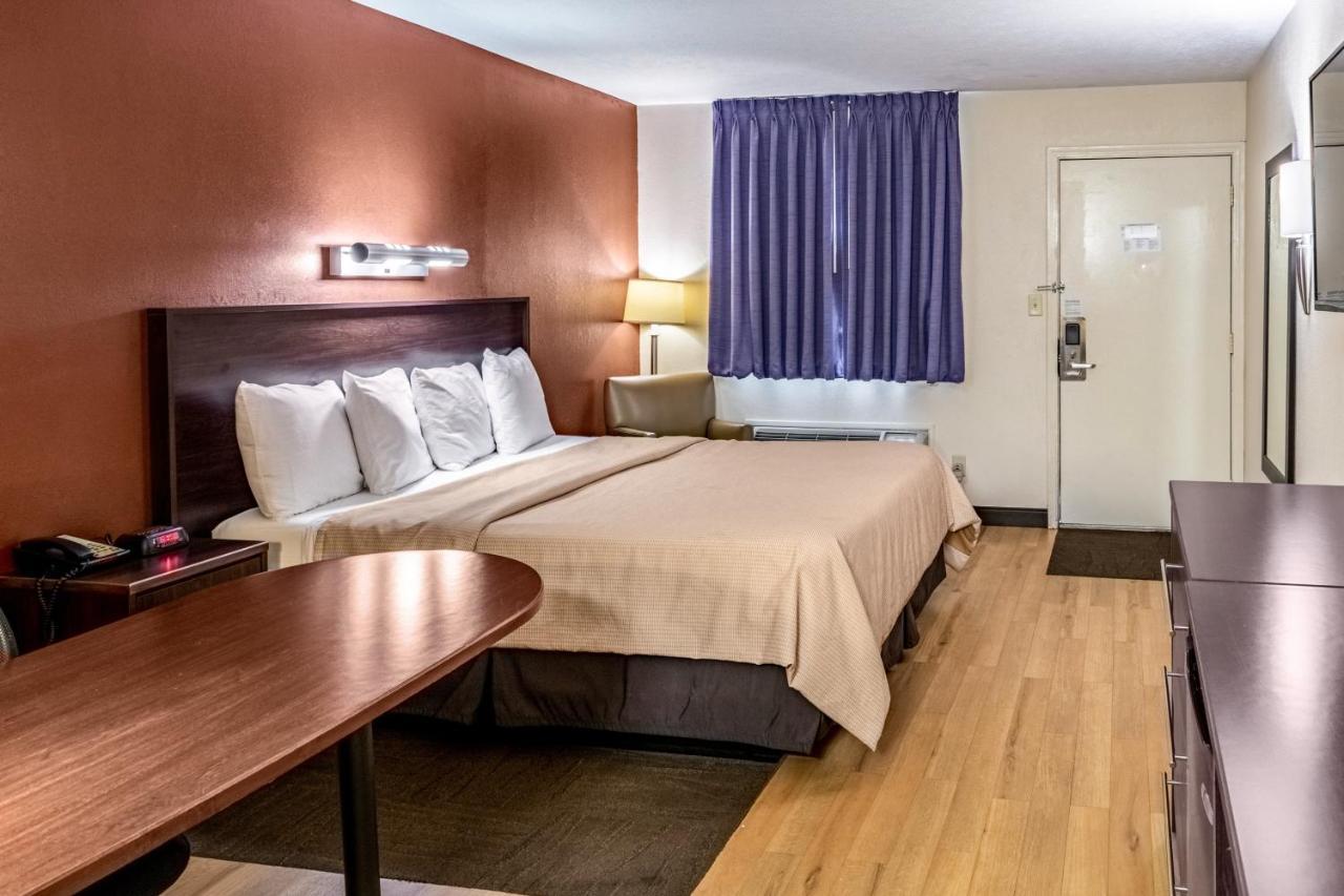 Red Roof Inn Columbus - Taylorsville מראה חיצוני תמונה