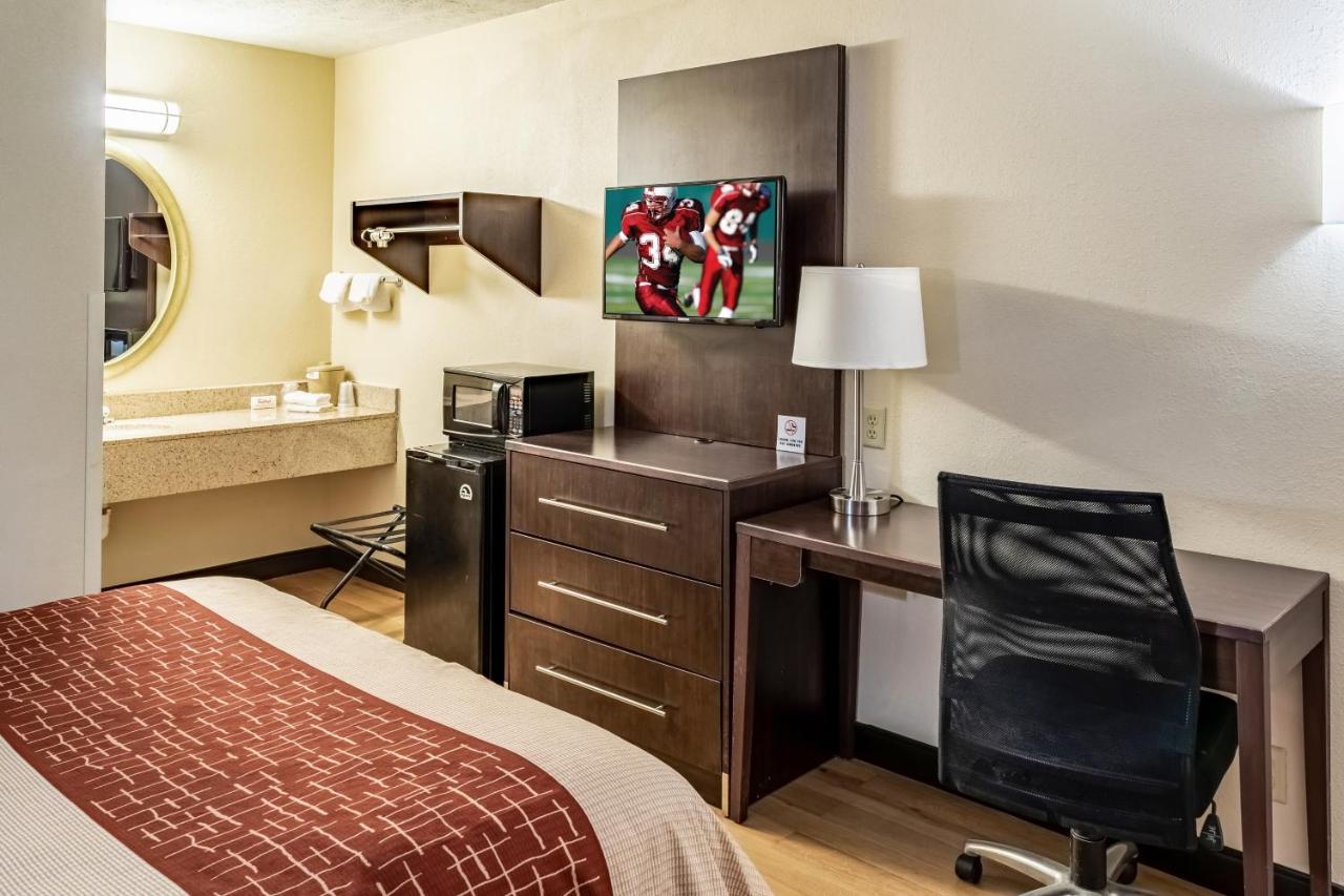 Red Roof Inn Columbus - Taylorsville מראה חיצוני תמונה