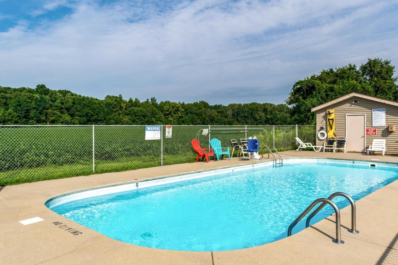 Red Roof Inn Columbus - Taylorsville מראה חיצוני תמונה