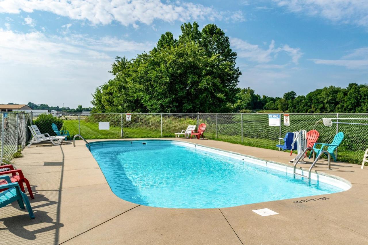 Red Roof Inn Columbus - Taylorsville מראה חיצוני תמונה