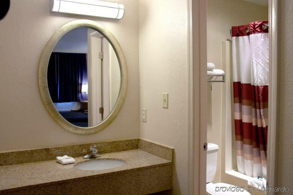Red Roof Inn Columbus - Taylorsville מראה חיצוני תמונה